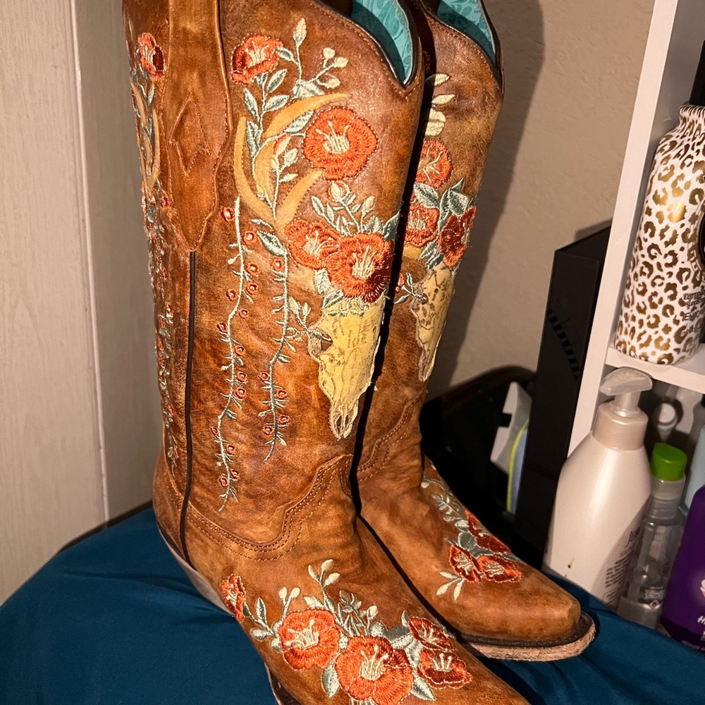 CORRAL WOMEN'S DEER SKULL WESTERN BOOTS - SNIP TOE